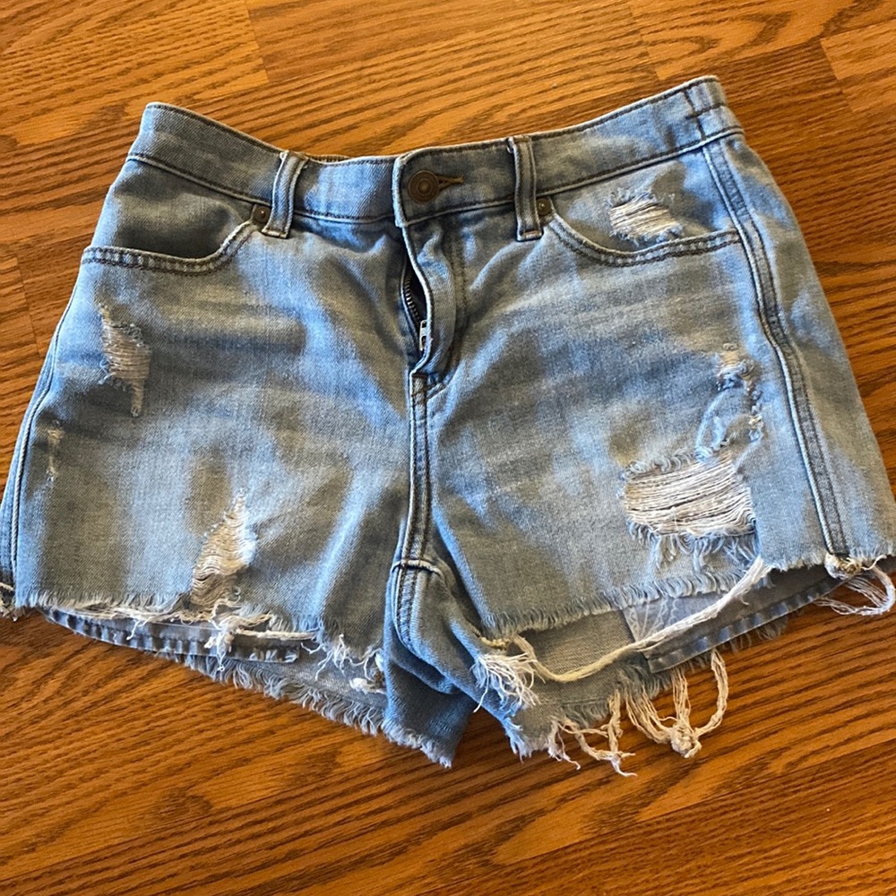 Aerie distressed jean shorts. In like new condition. Size xs